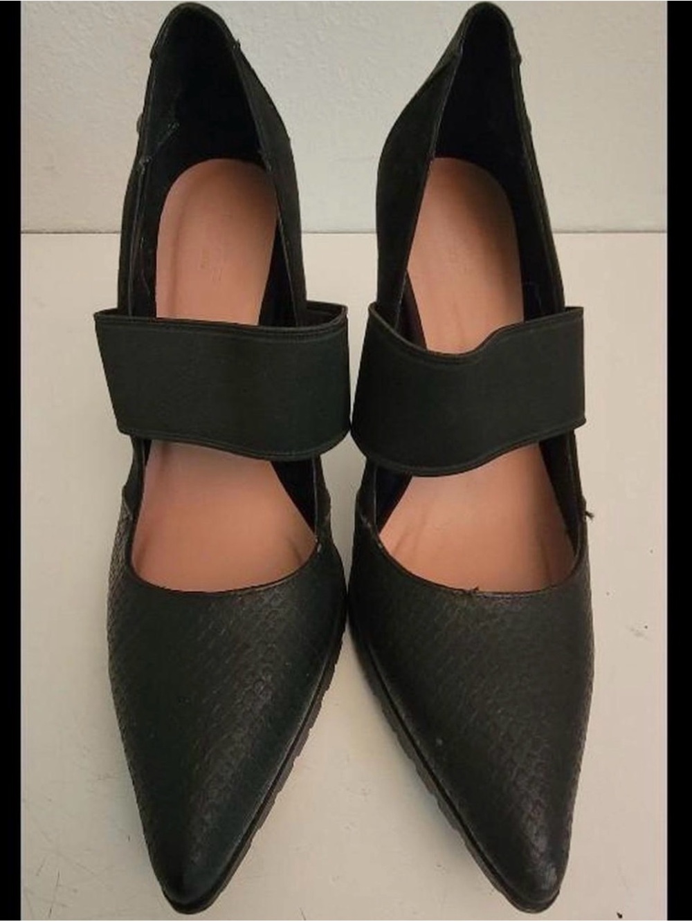 Vera Wang Black Pointed Toe Strap Heels Size 8